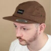 NIXON Casquette Mikey 5 Panel Brown -Chapeaux À La Mode casquette mikey 5 panel brown