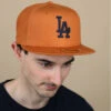 NEW ERA League Ess 5950 LA Toffee Navy -Chapeaux À La Mode league ess 5950 la toffee navy