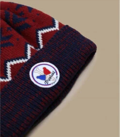 Odaia Dark Red -Chapeaux À La Mode odaia dark redbonnet20bordeaux20bleu20pompon