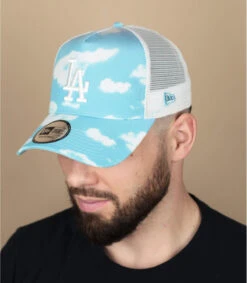 NEW ERA Trucker Cloud AOP LA Blue