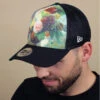 NEW ERA Trucker Le Louvre Vase De Fleurs -Chapeaux À La Mode trucker le louvre vase de fleurs