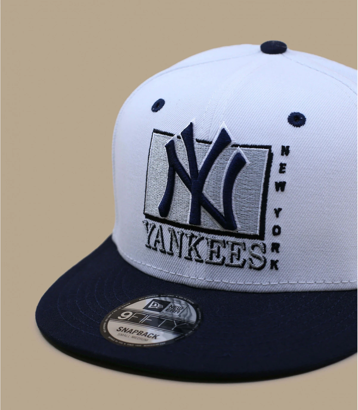 NEW ERA White Crown 950 NY 5 NEW ERA White Crown 950 NY – Image 3