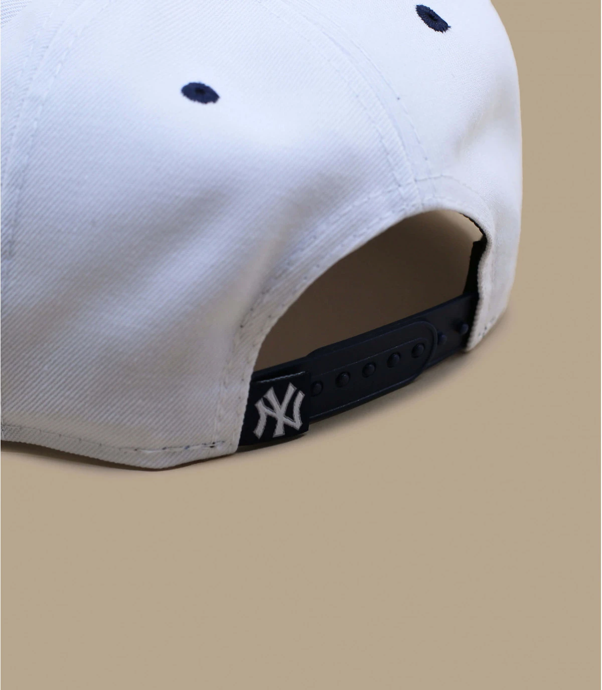 NEW ERA White Crown 950 NY 7 NEW ERA White Crown 950 NY – Image 5